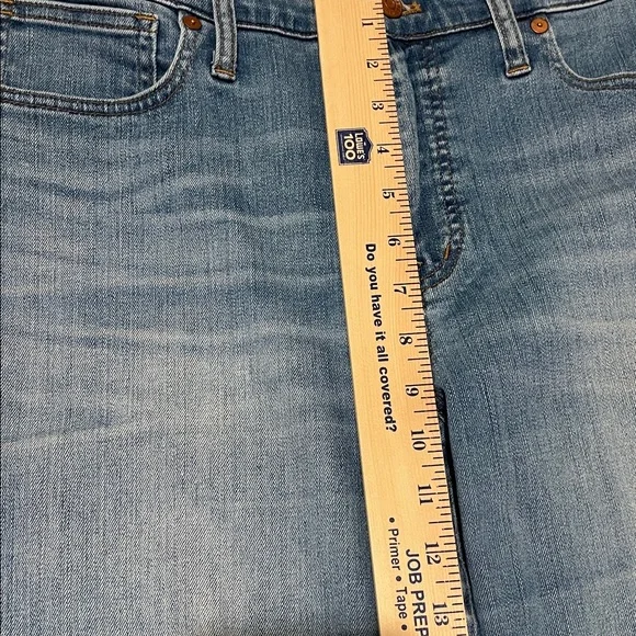 Madewell Distressed 9” High Rise Stretch Jean Raw Edge Waist 32” Inseam 28” - Picture 8 of 16